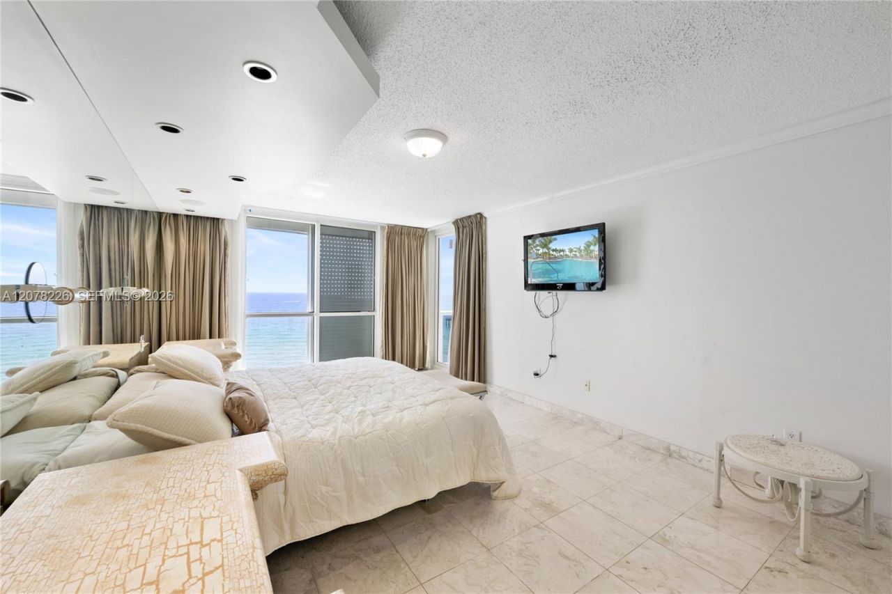 16711 Collins Ave, Unit 907, Sunny Isles Beach, FL 33160 Photo