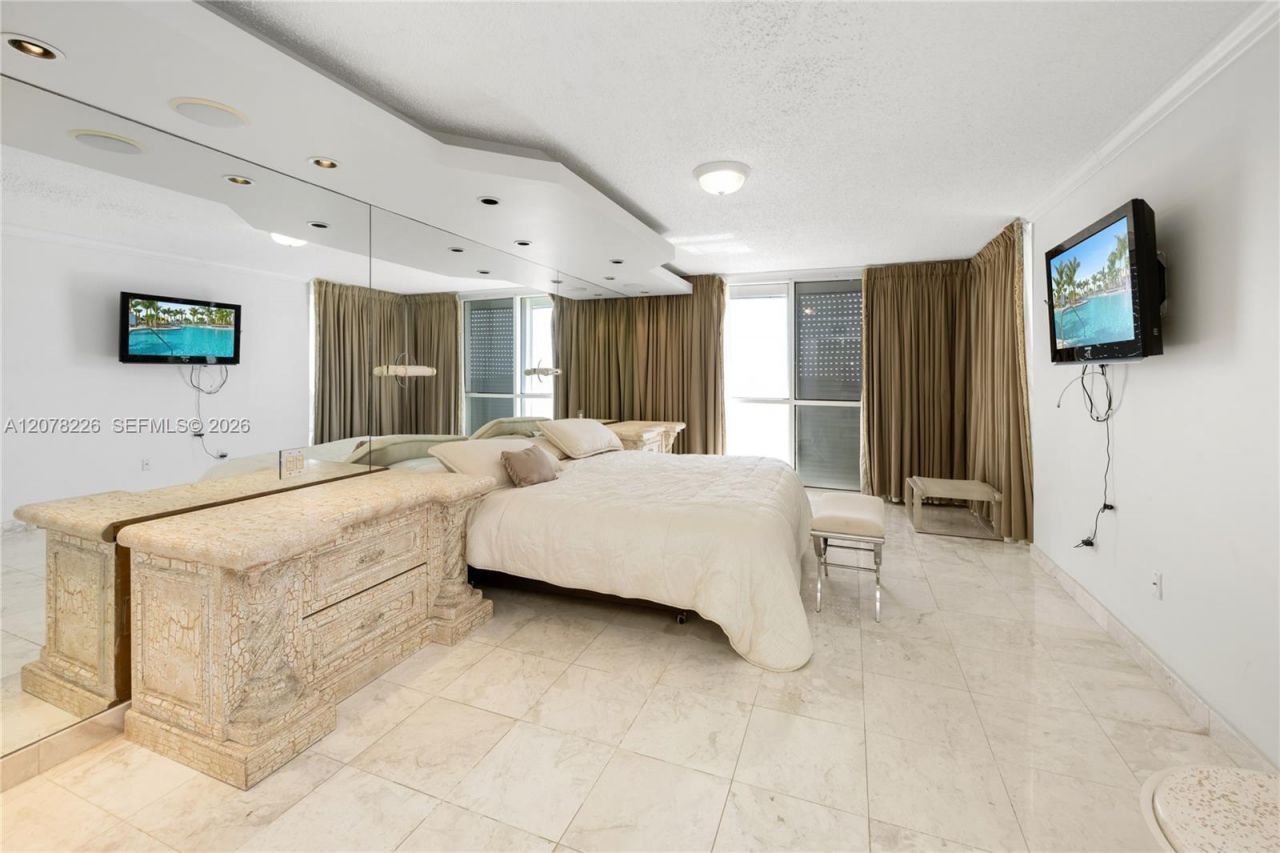 16711 Collins Ave, Unit 907, Sunny Isles Beach, FL 33160 Photo