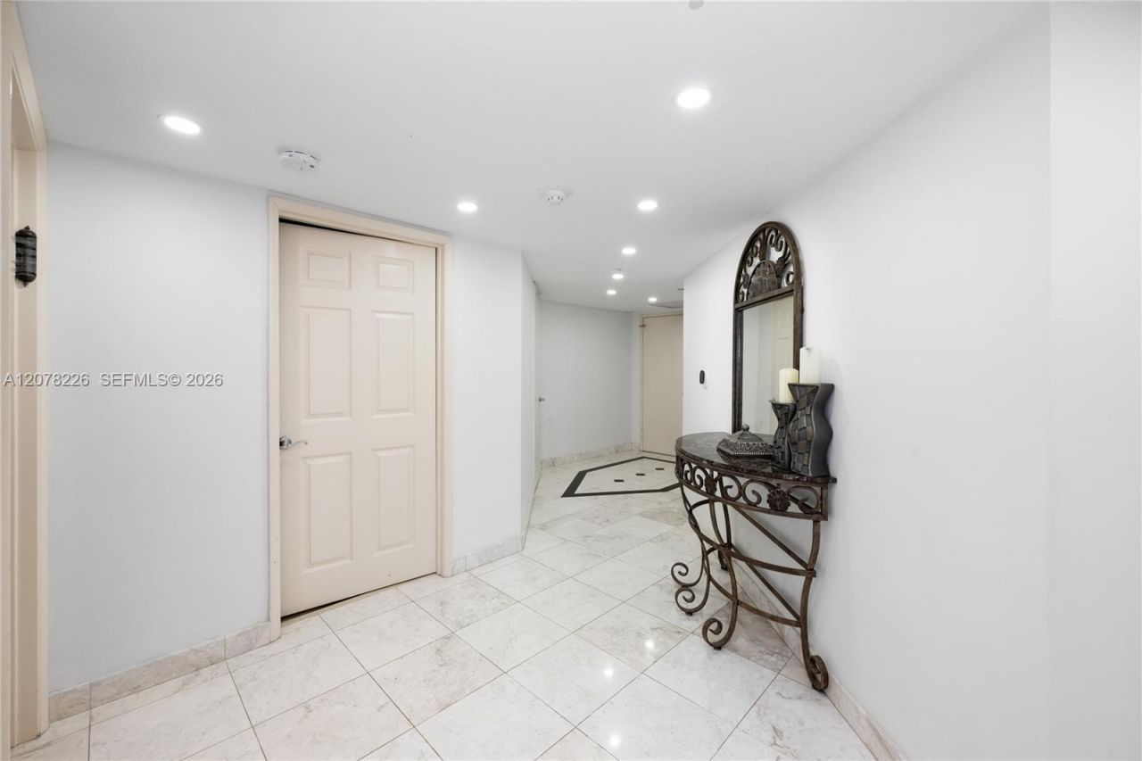 16711 Collins Ave, Unit 907, Sunny Isles Beach, FL 33160 Photo