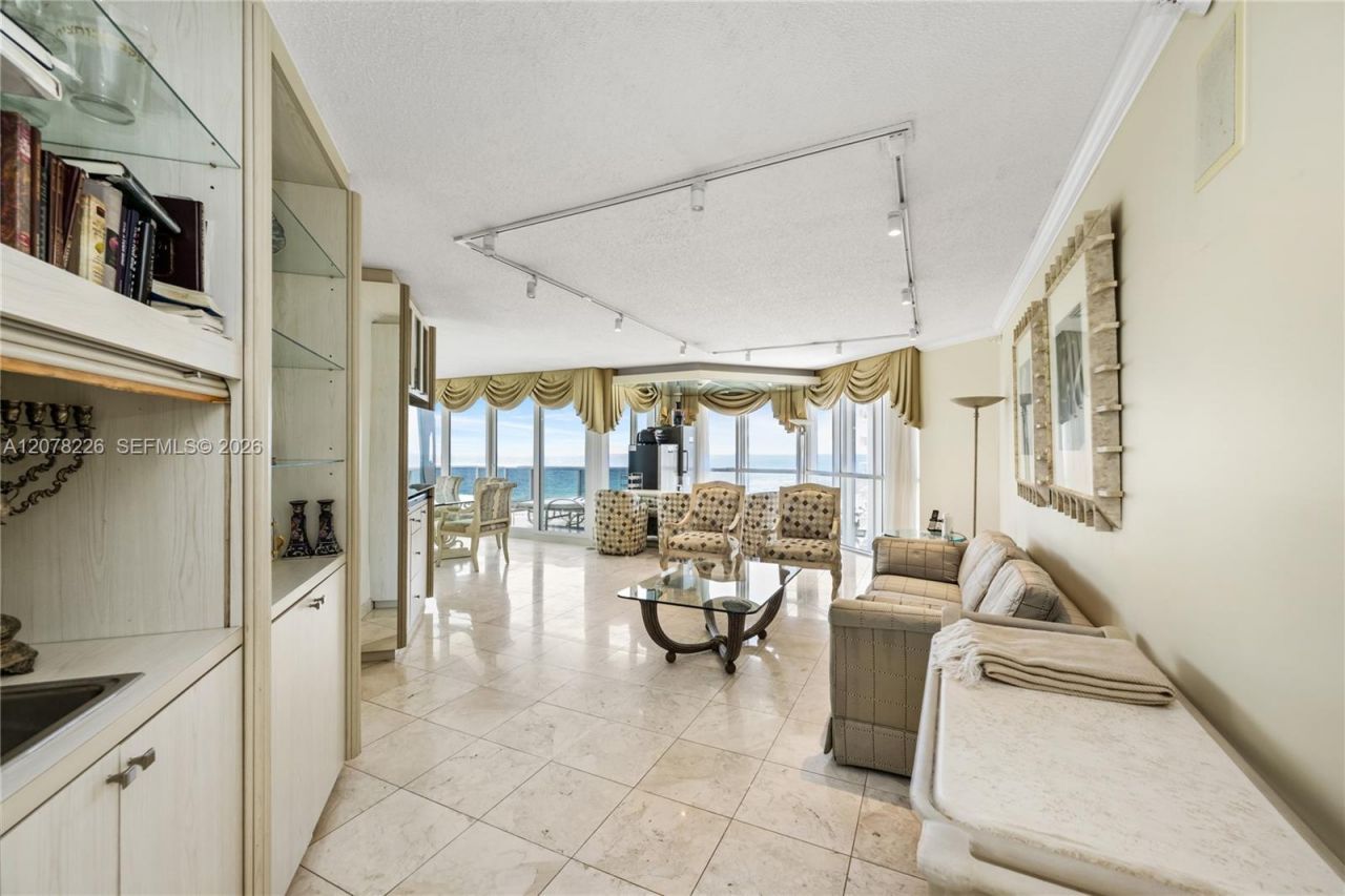 16711 Collins Ave, Unit 907, Sunny Isles Beach, FL 33160 Photo