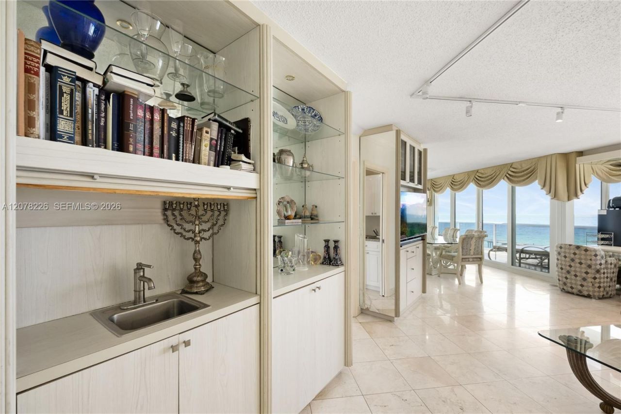 16711 Collins Ave, Unit 907, Sunny Isles Beach, FL 33160 Photo