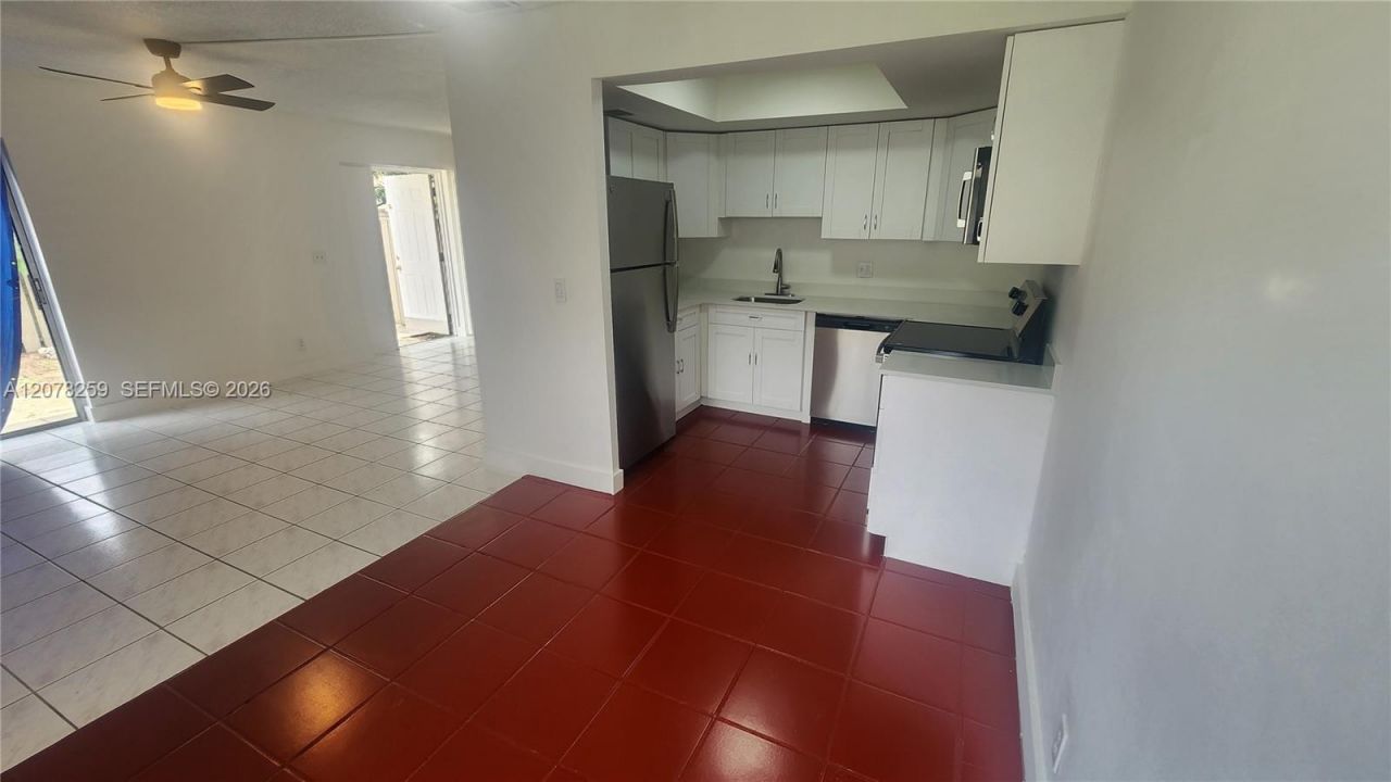 2138 NW 57th Ave, Unit 13-C, Lauderhill, FL 33313 Photo