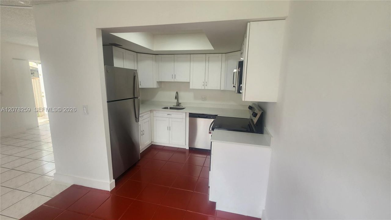 2138 NW 57th Ave, Unit 13-C, Lauderhill, FL 33313 Photo