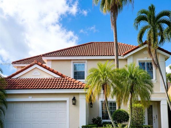 14719 SW 44th Ln , Miami, FL 33185