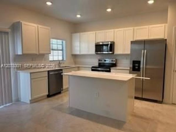 605 NW 6th Ter , Florida City, FL 33034