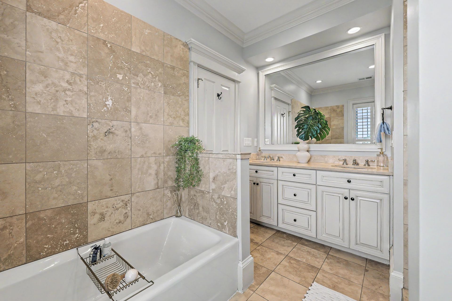 1307 Chardon Commons Photo 50