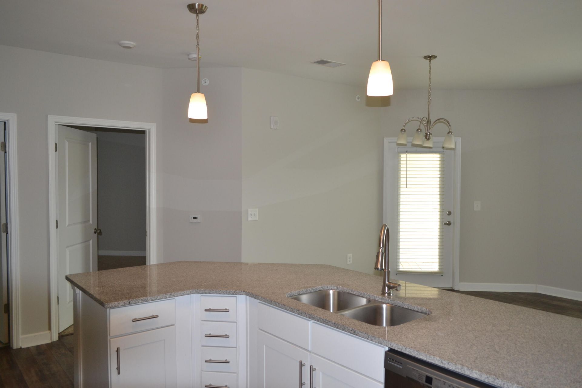 7406 Bowen Corner Avenue Photo 9