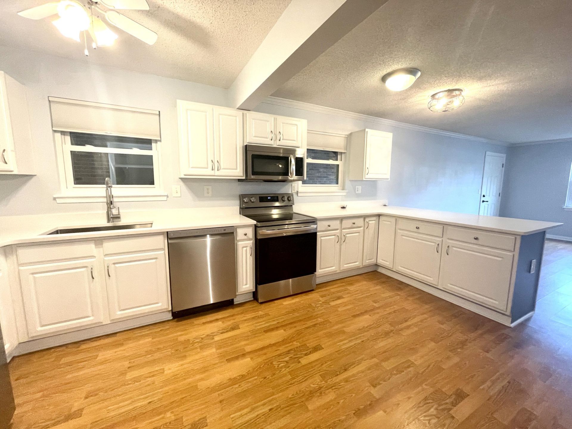 415 Parkdale Drive Photo 12