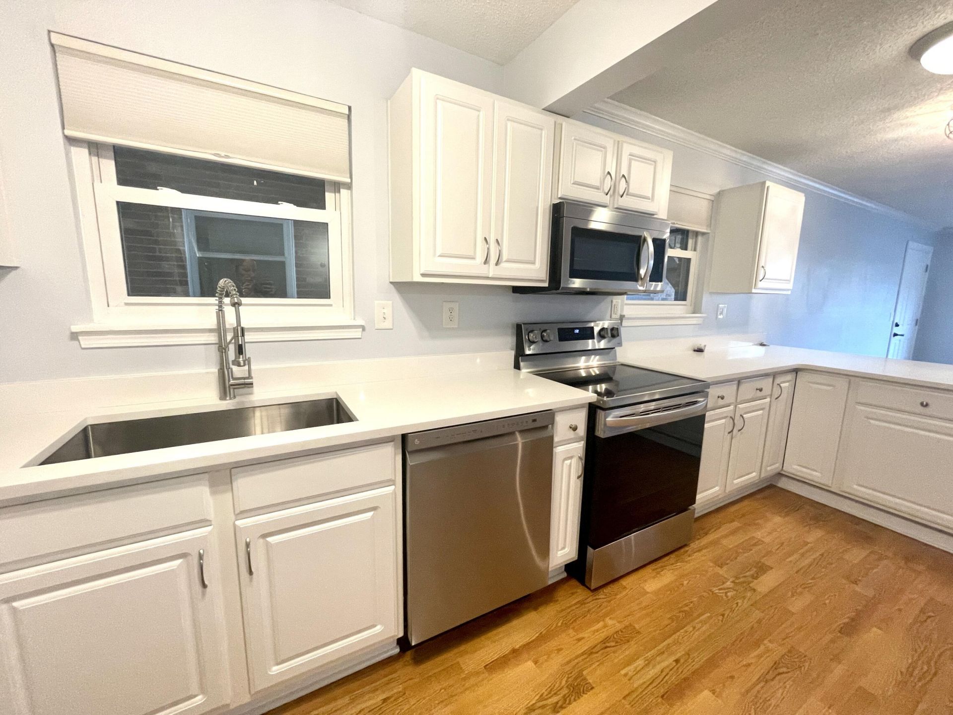 415 Parkdale Drive Photo 13