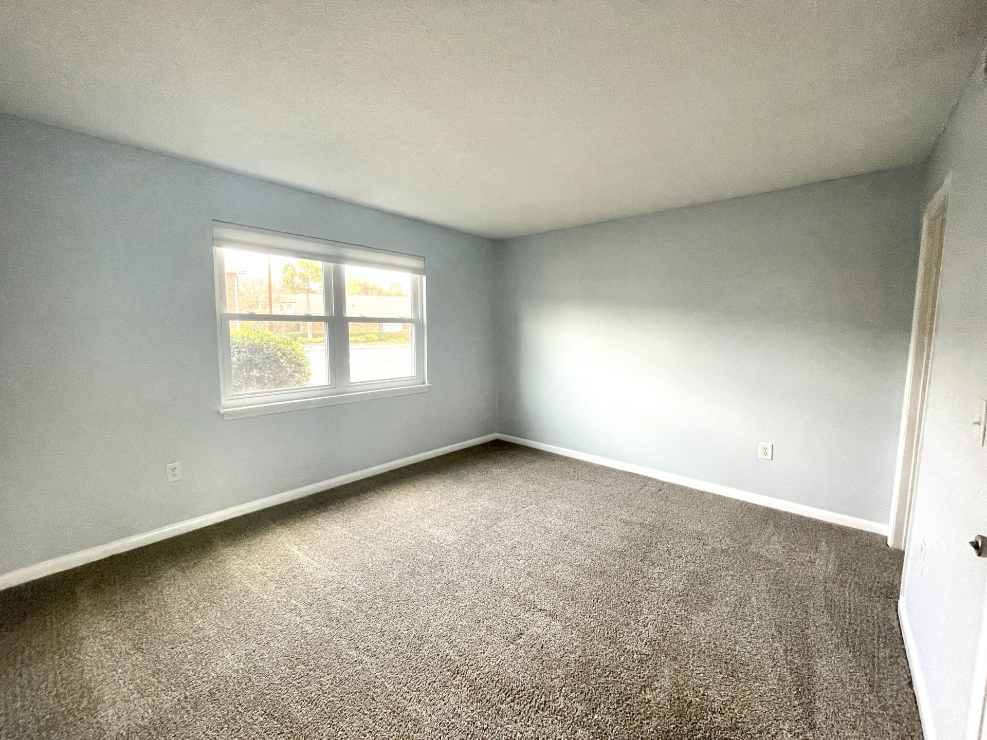 415 Parkdale Drive Photo 21
