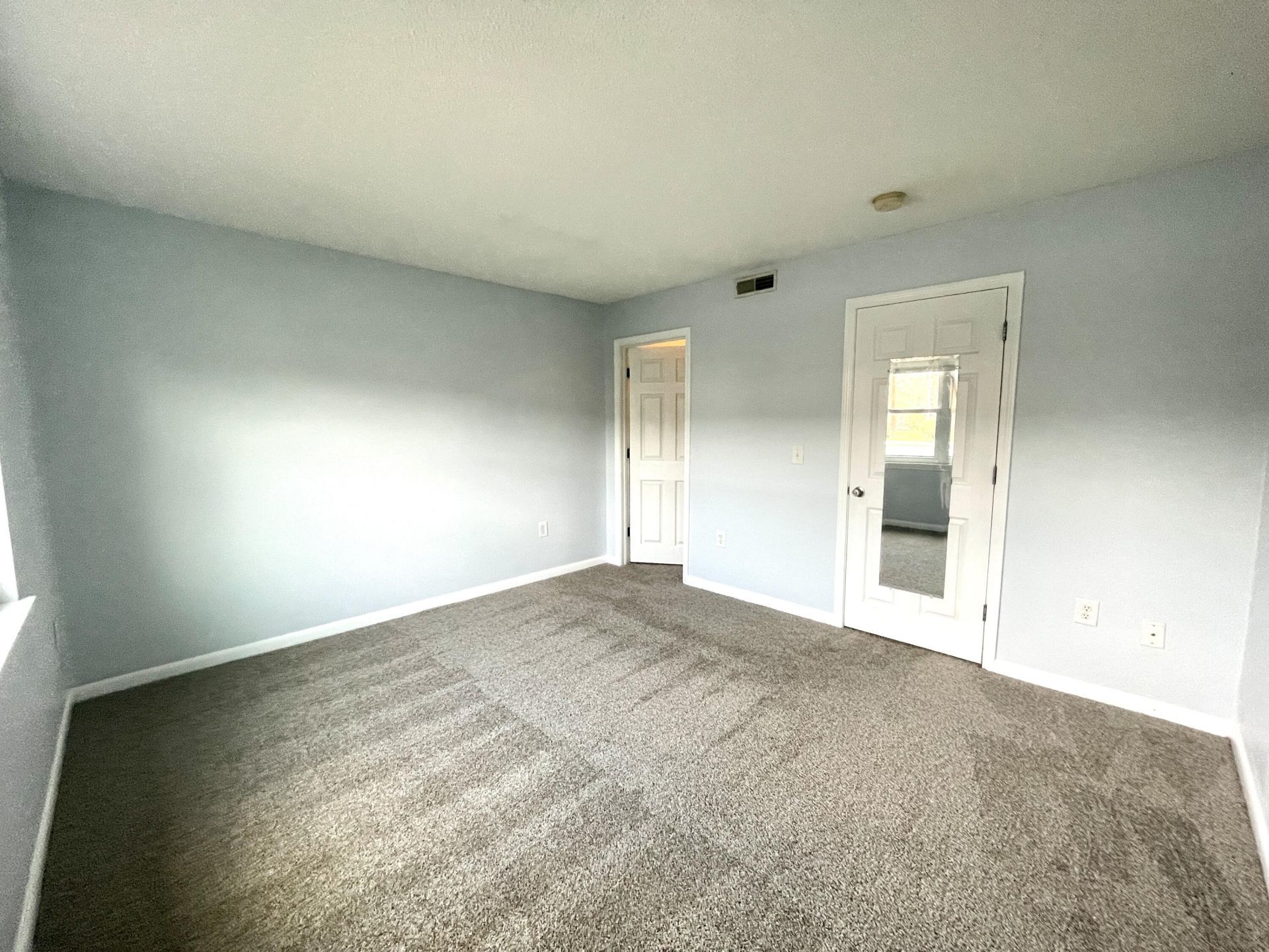 415 Parkdale Drive Photo 22