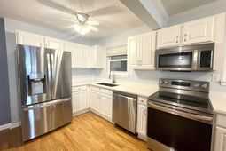 415 Parkdale Drive photo 4