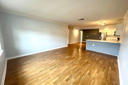 415 Parkdale Drive photo 4