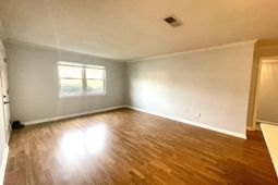415 Parkdale Drive photo 4