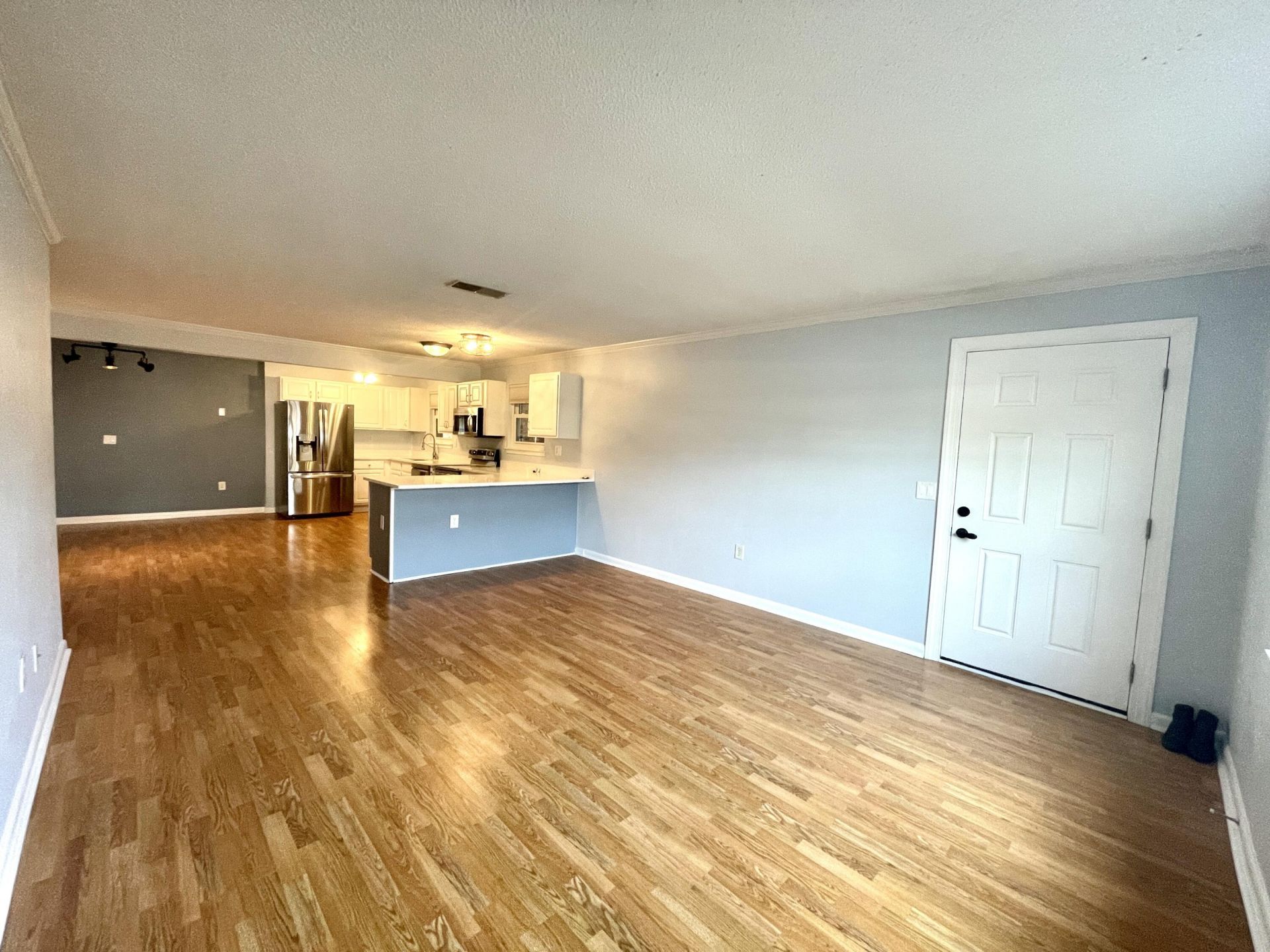 415 Parkdale Drive Photo 7