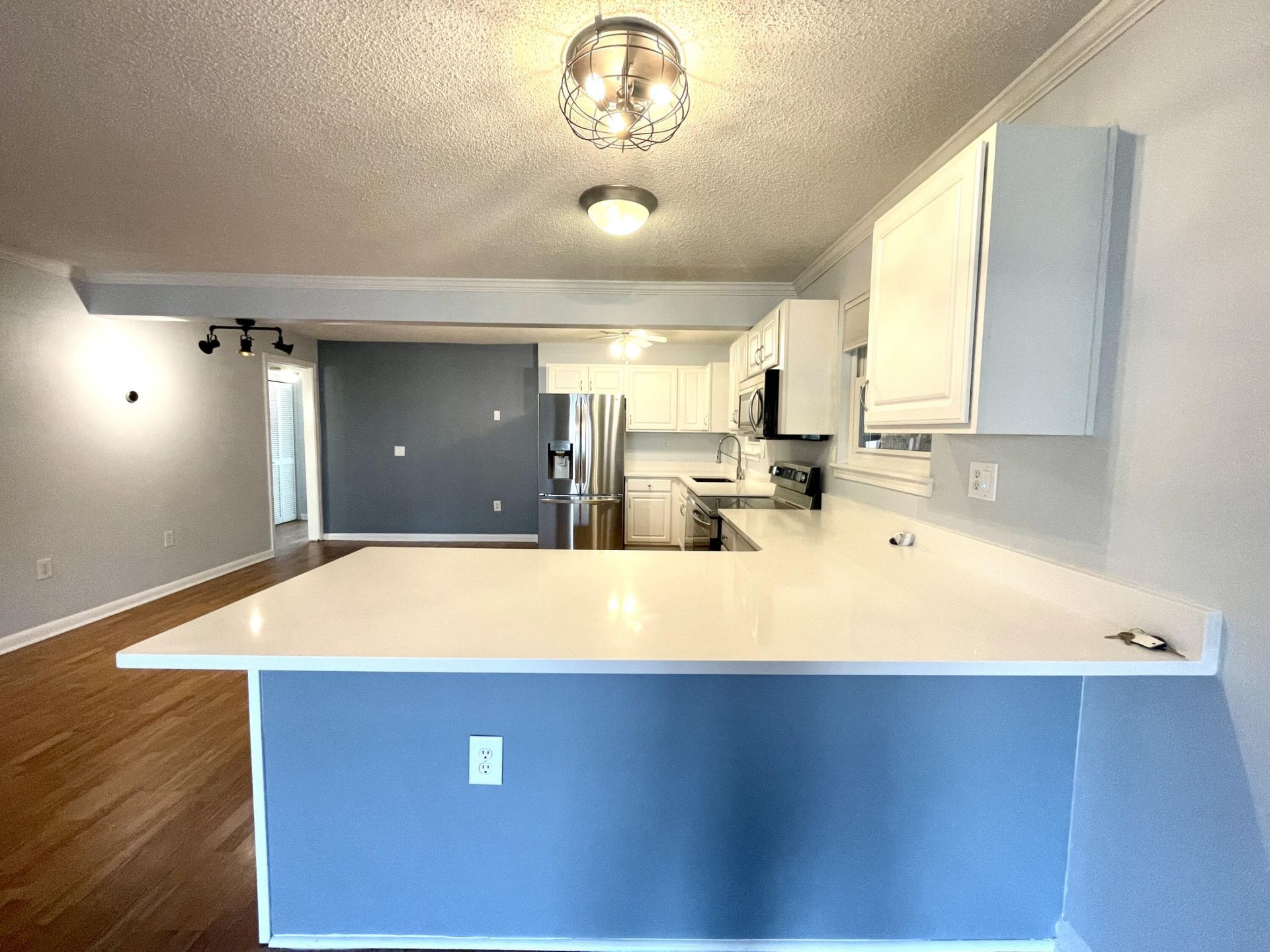 415 Parkdale Drive Photo 8
