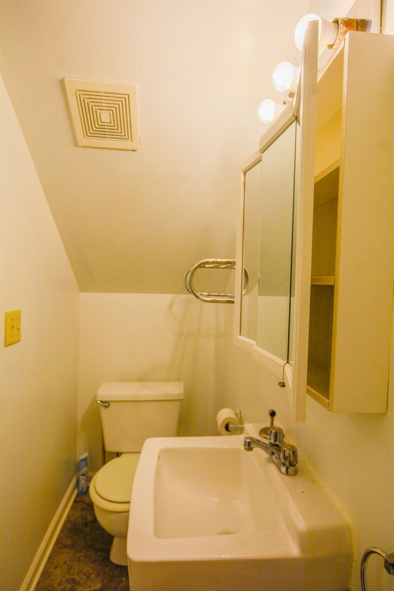 7 Bee Street Photo 5