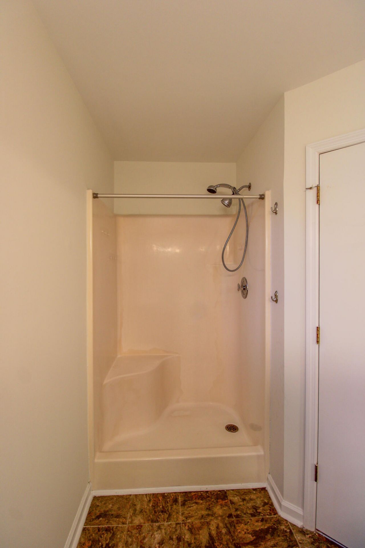 1240 Llewellyn Road Photo 10