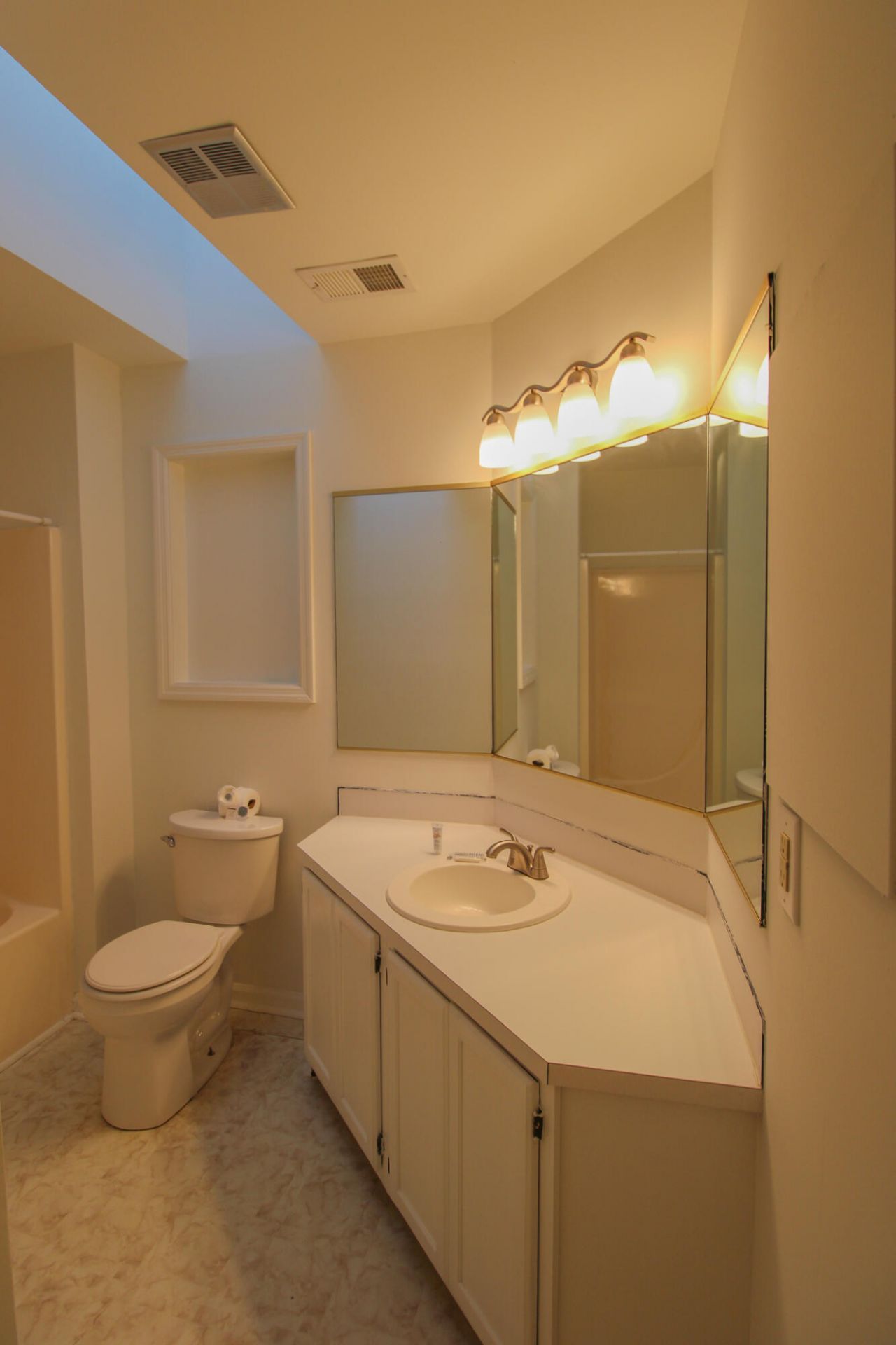 1240 Llewellyn Road Photo 16