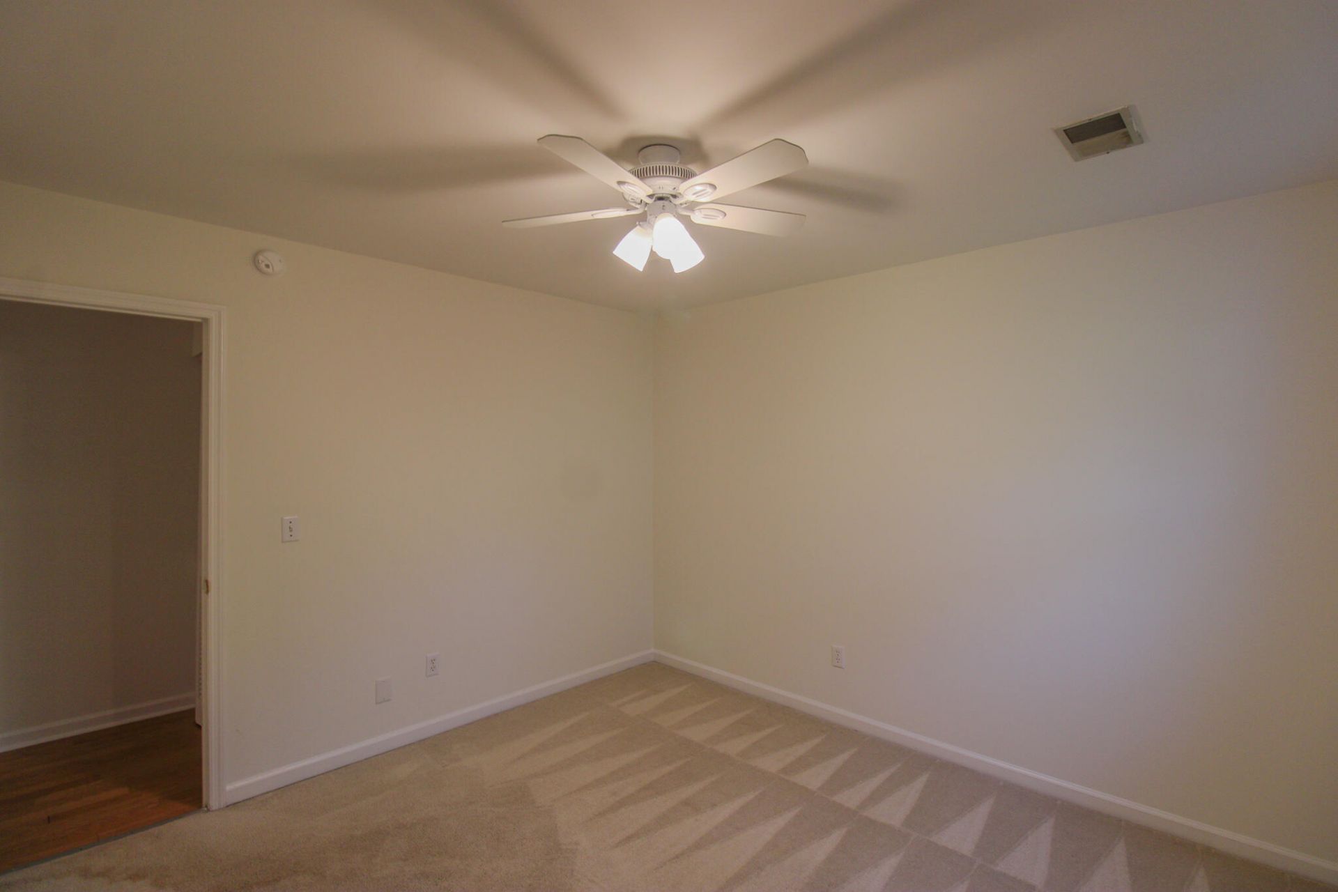 1240 Llewellyn Road Photo 19