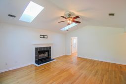 1240 Llewellyn Road photo 4