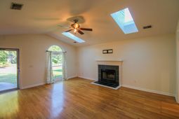 1240 Llewellyn Road photo 4