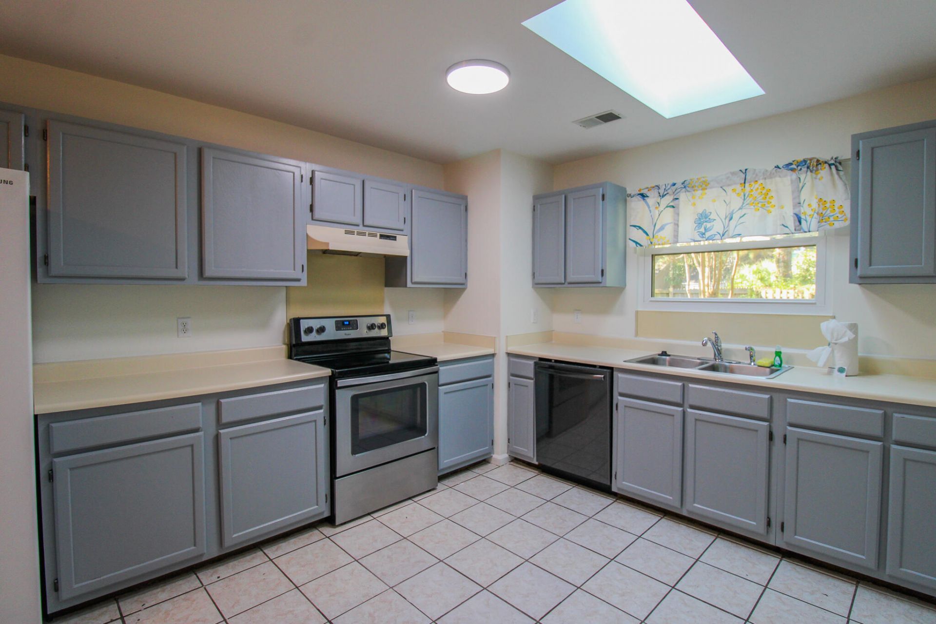 1240 Llewellyn Road Photo 5