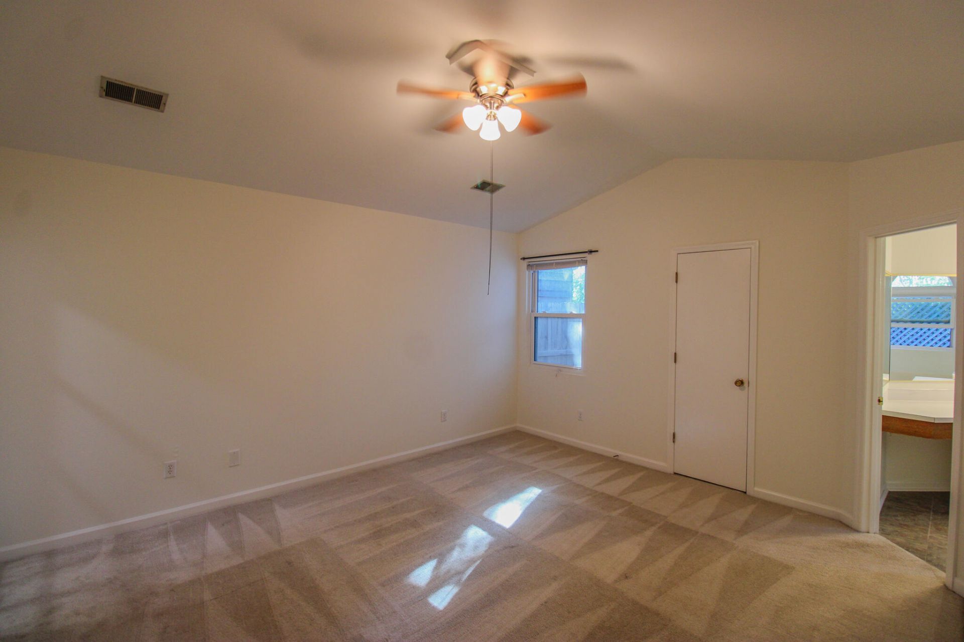 1240 Llewellyn Road Photo 8