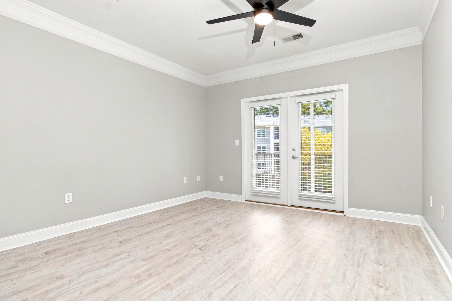 1755 Central Park Road Photo 10