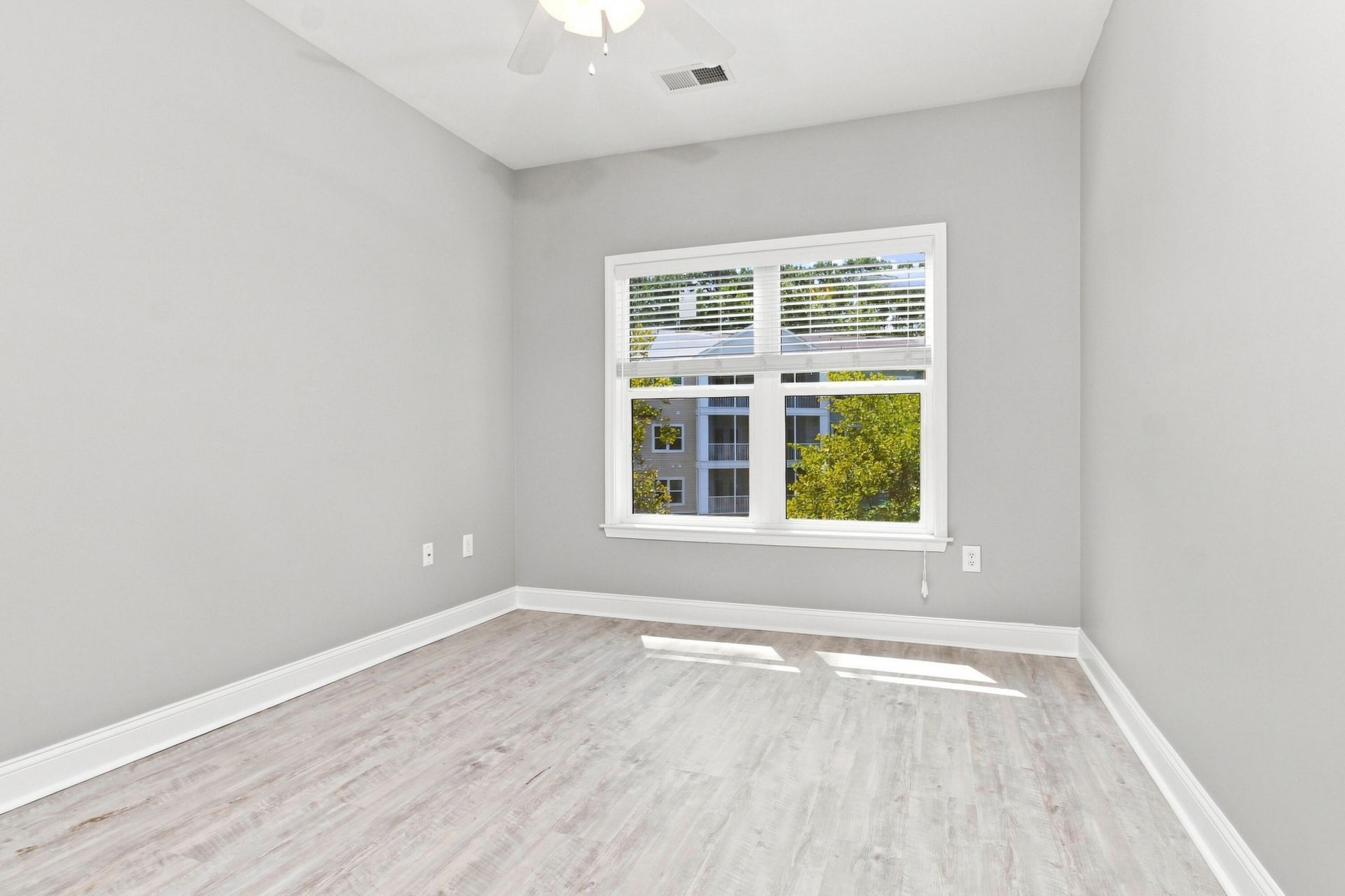 1755 Central Park Road Photo 11
