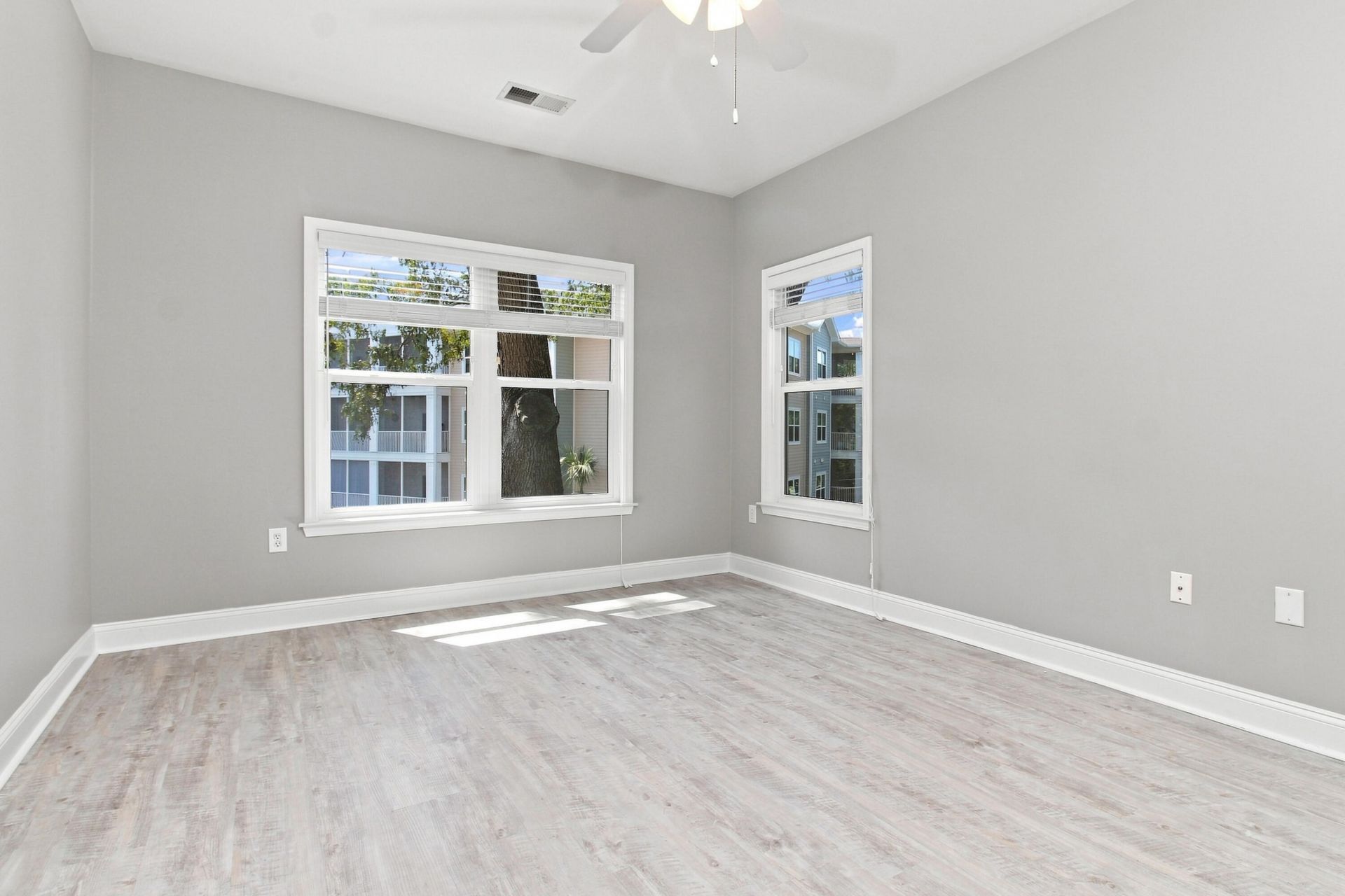 1755 Central Park Road Photo 15