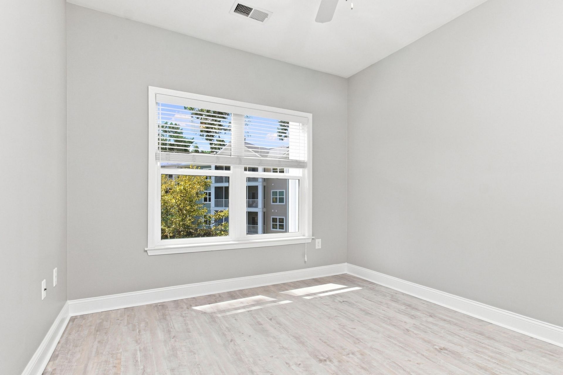 1755 Central Park Road Photo 16