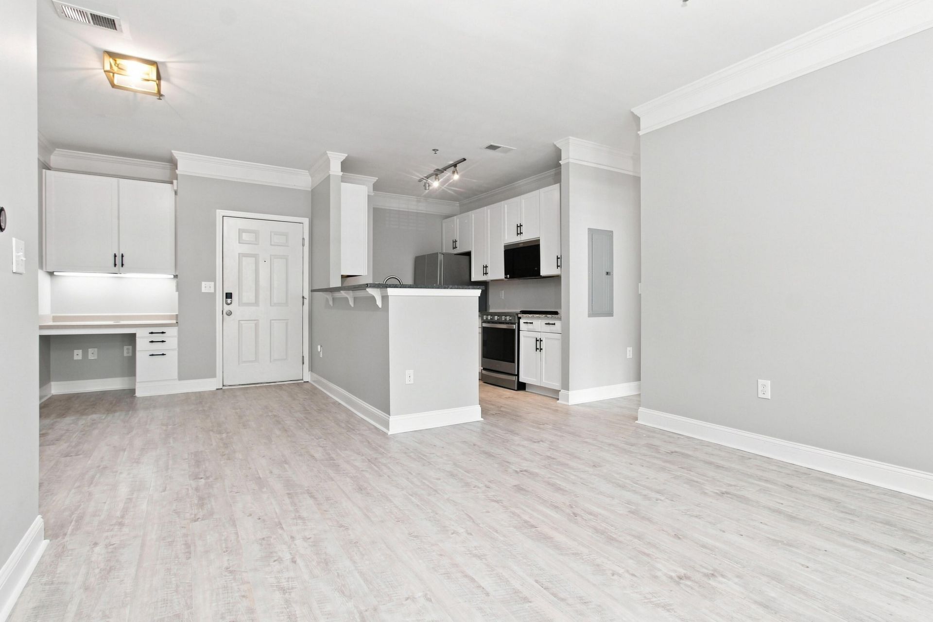 1755 Central Park Road Photo 5
