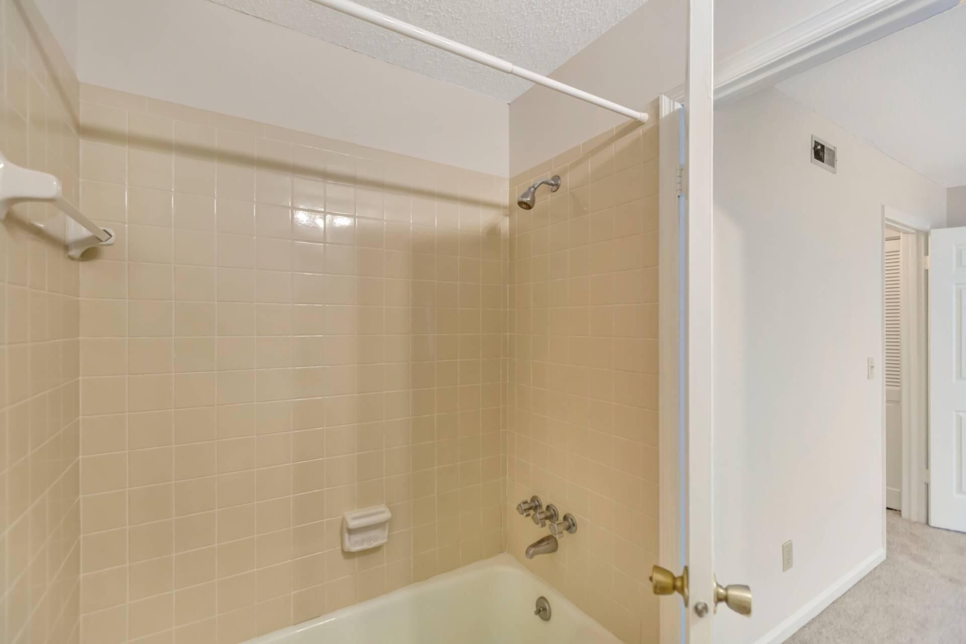 593 Travelers Boulevard Photo 22