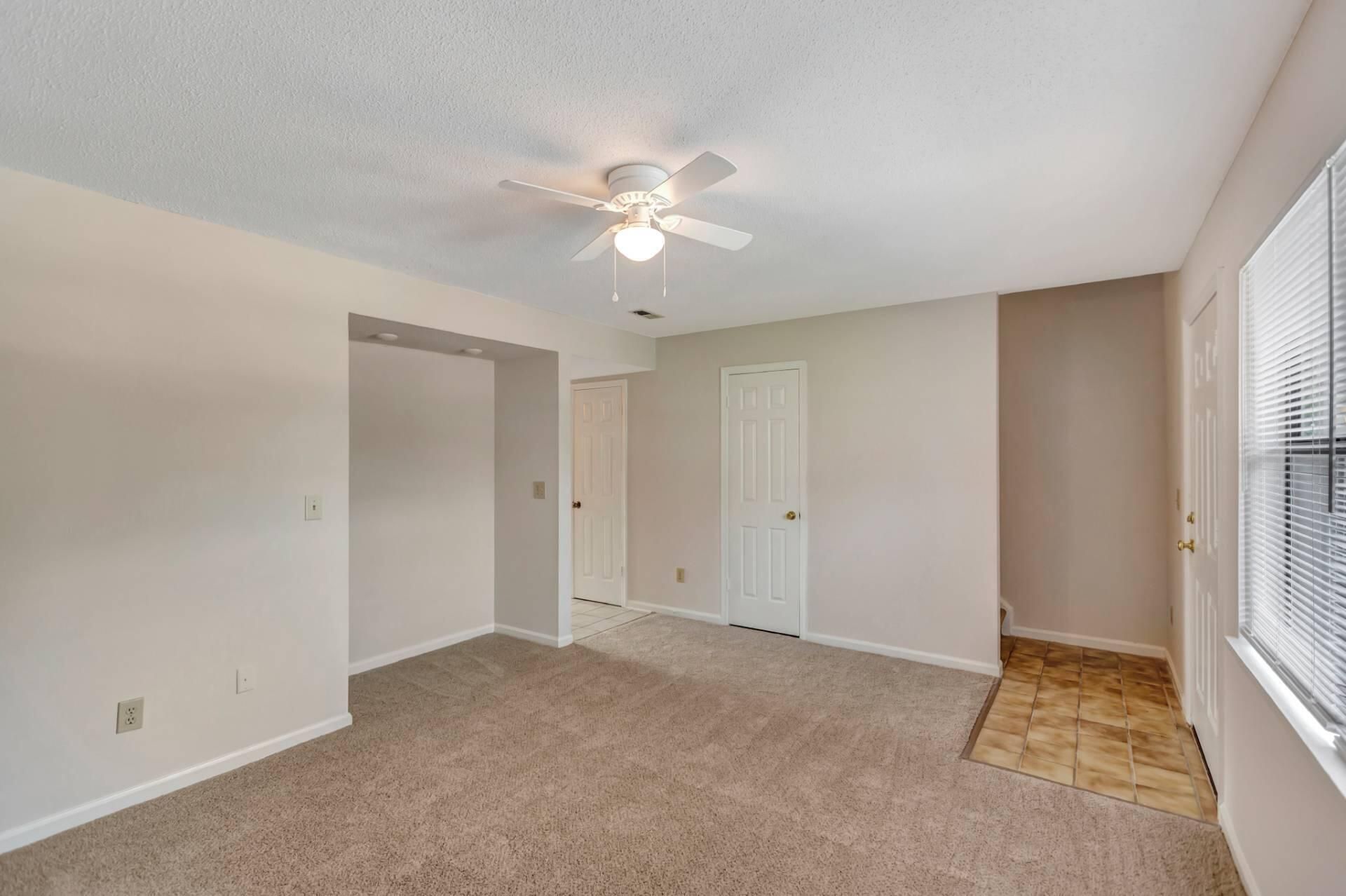 593 Travelers Boulevard Photo 23