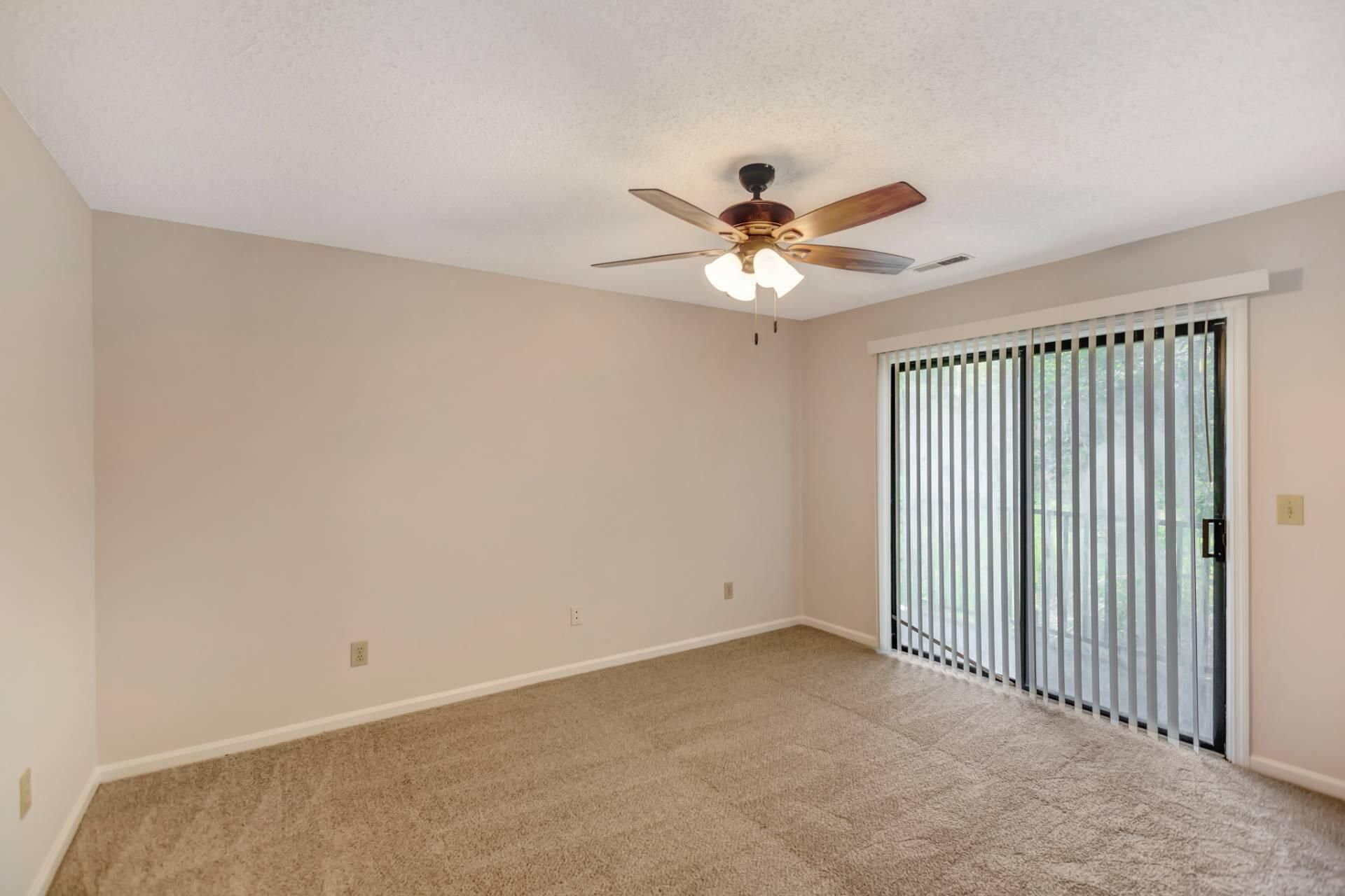 593 Travelers Boulevard Photo 24