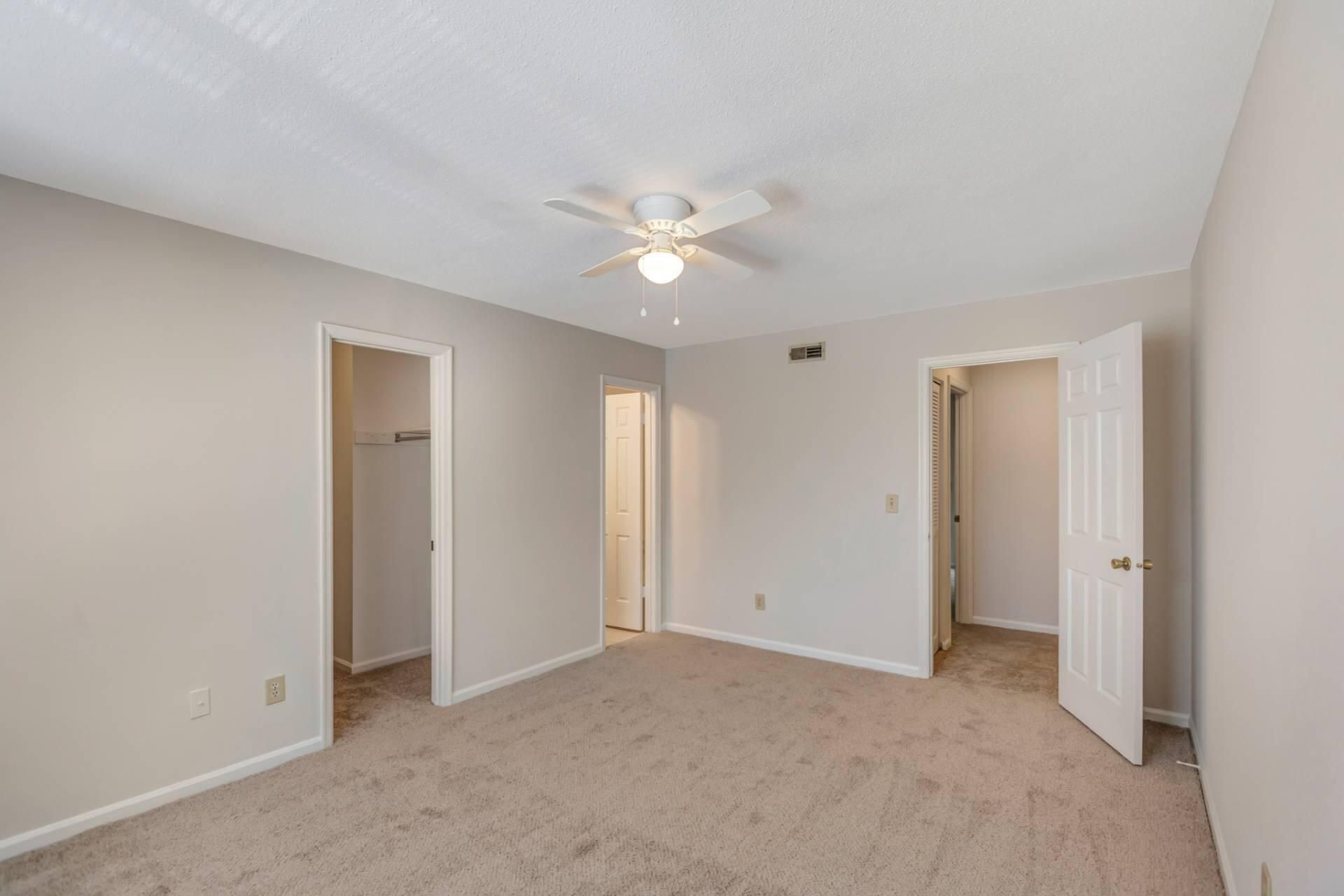 593 Travelers Boulevard Photo 28