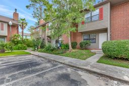 593 Travelers Boulevard photo 4