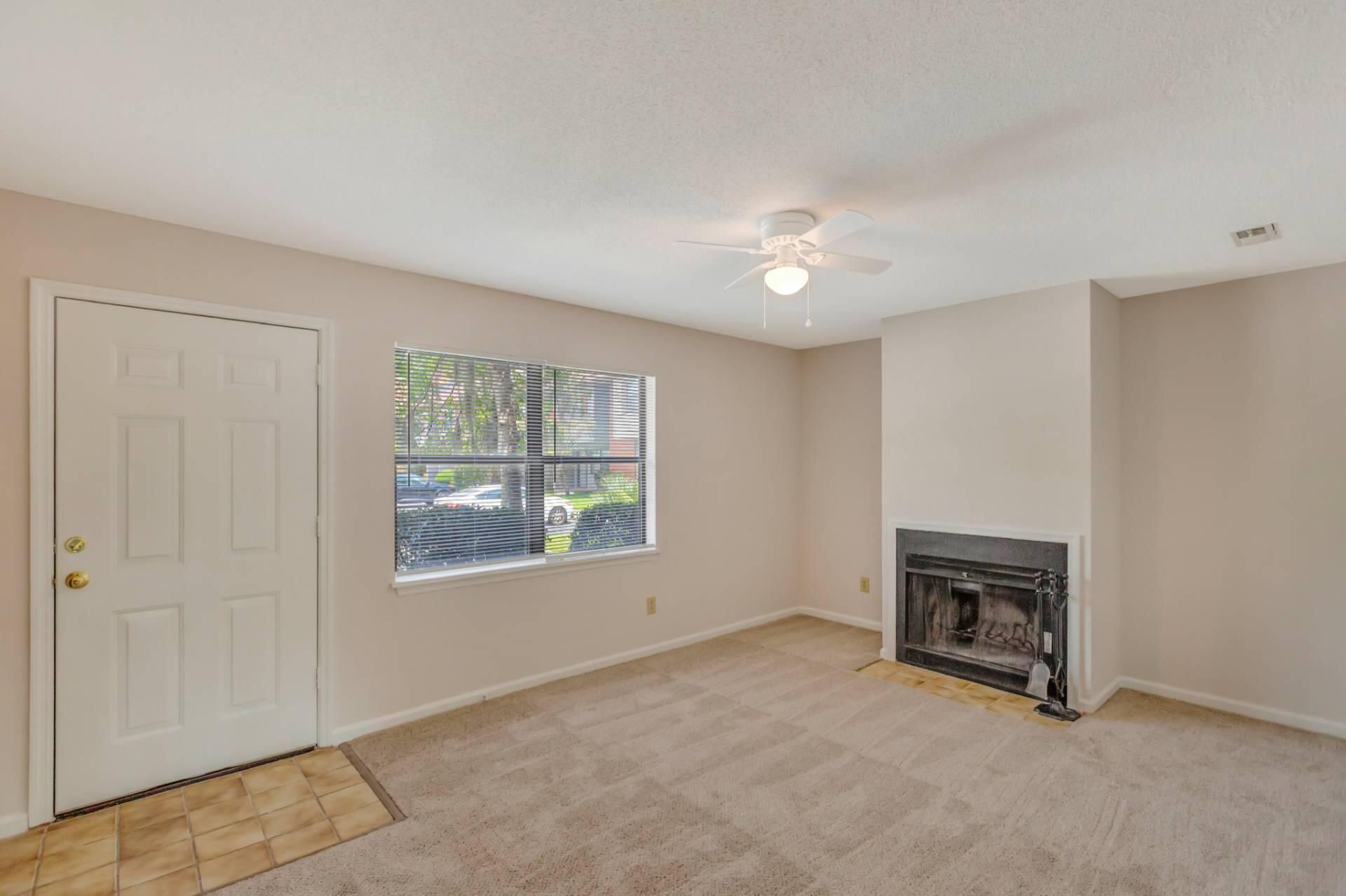 593 Travelers Boulevard Photo 8