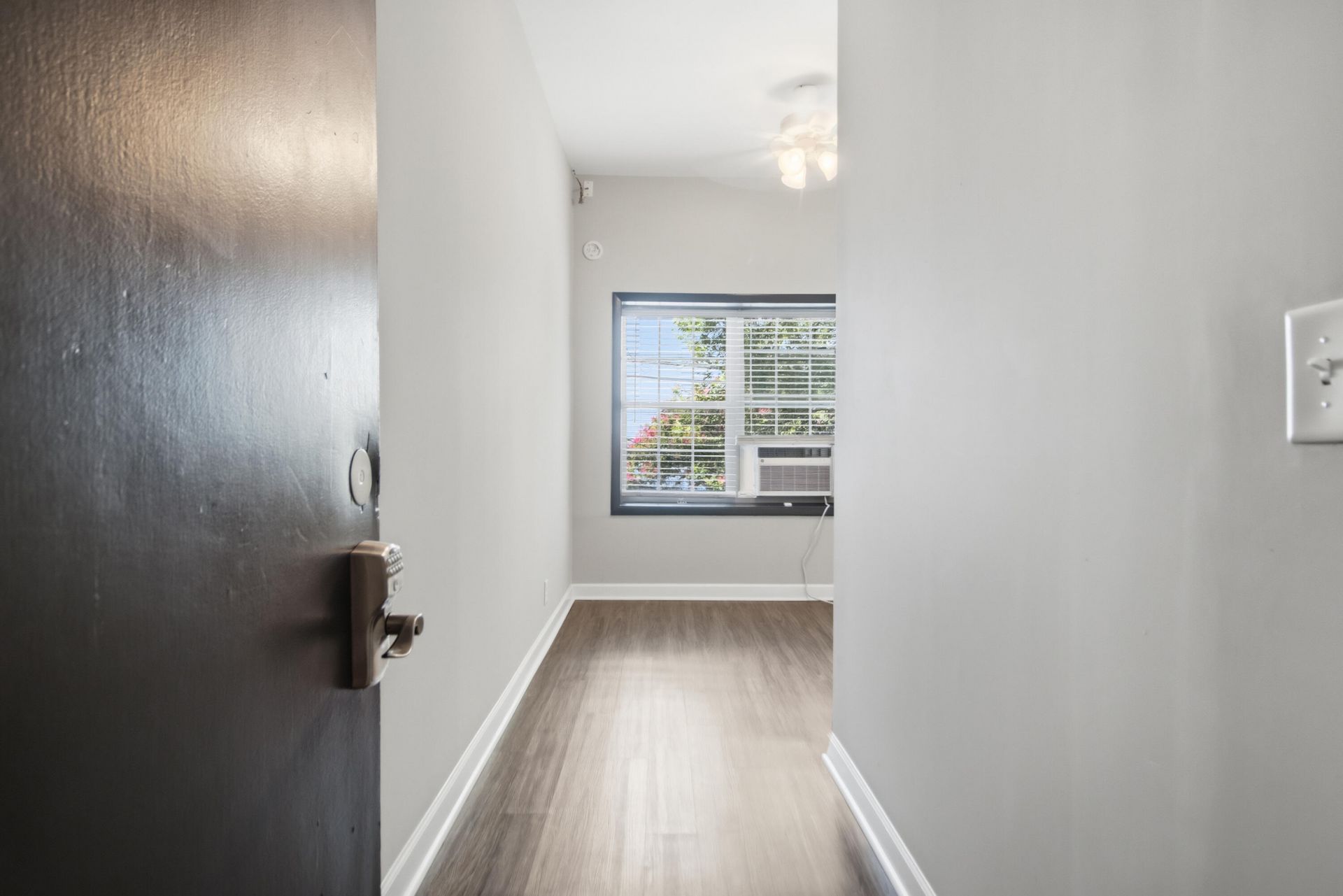 76 Nassau Photo 10