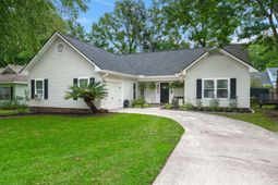 9 Fieldfare Way photo 4