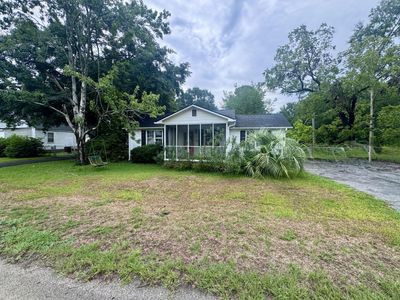 103 E Elmwood Street, Andrews, SC 29510