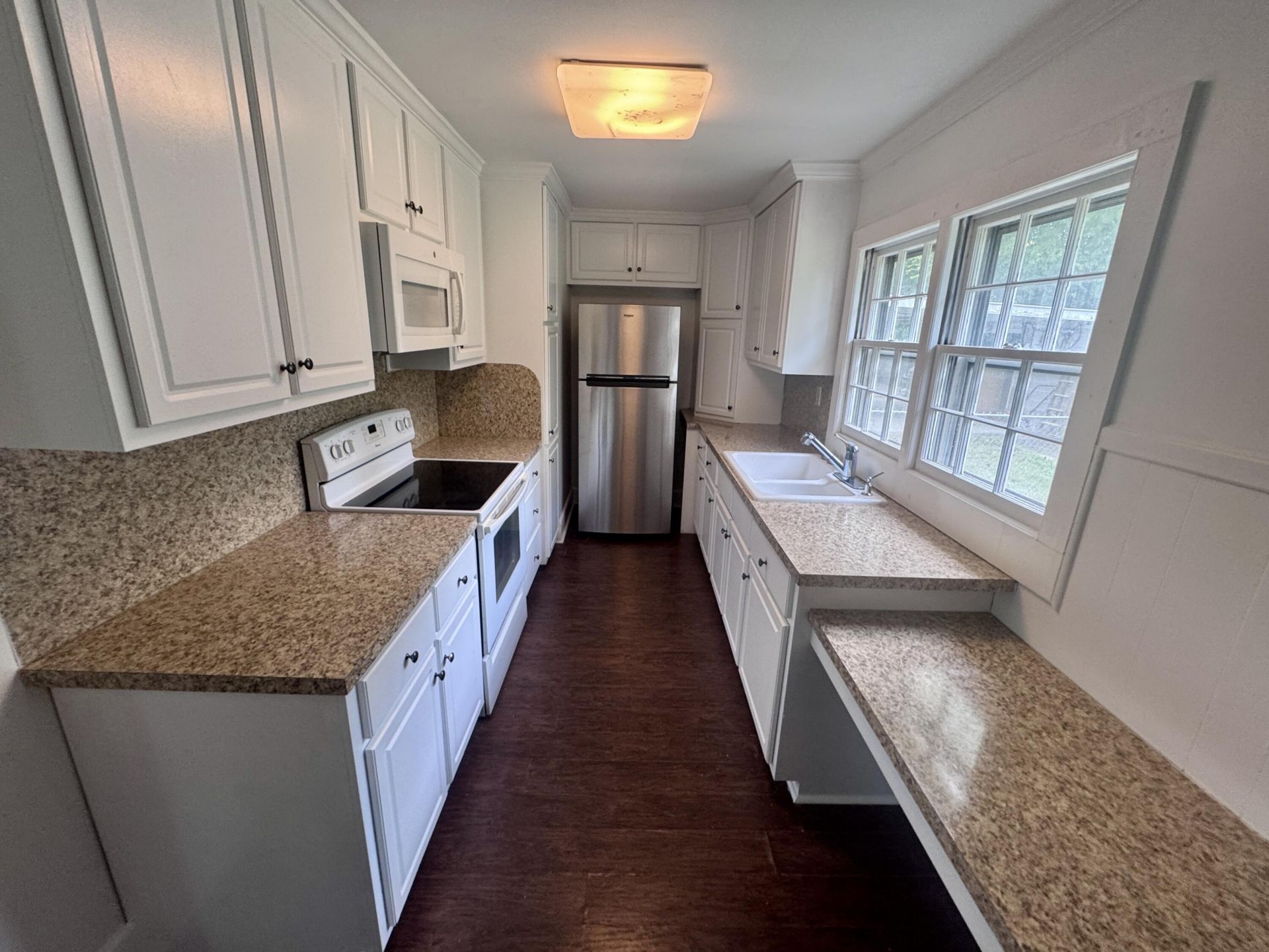 103 E Elmwood Street Photo 19