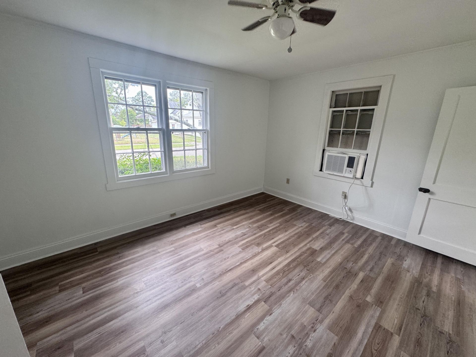 103 E Elmwood Street Photo 28