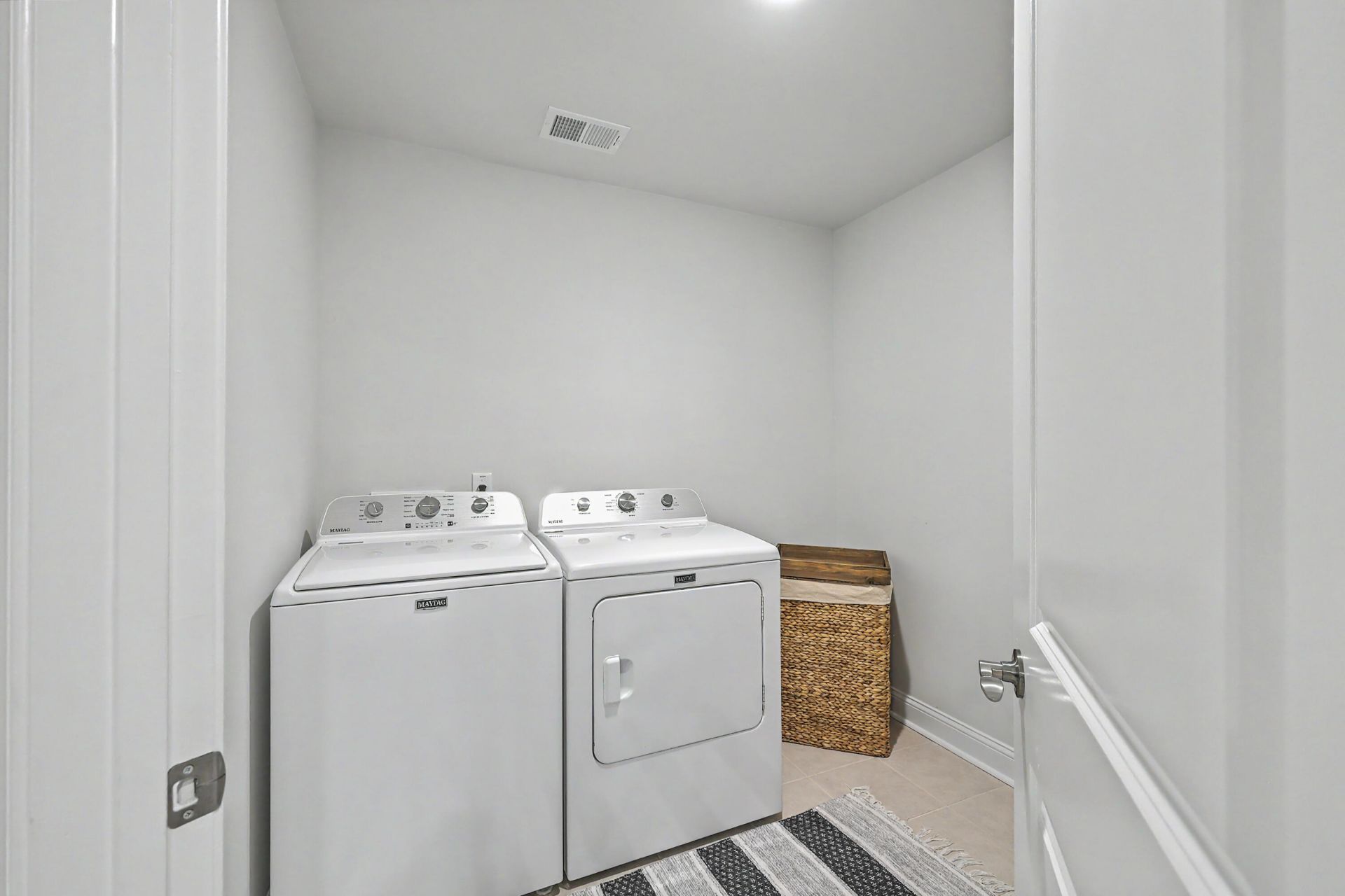 8020 Cheverie Court Photo 34