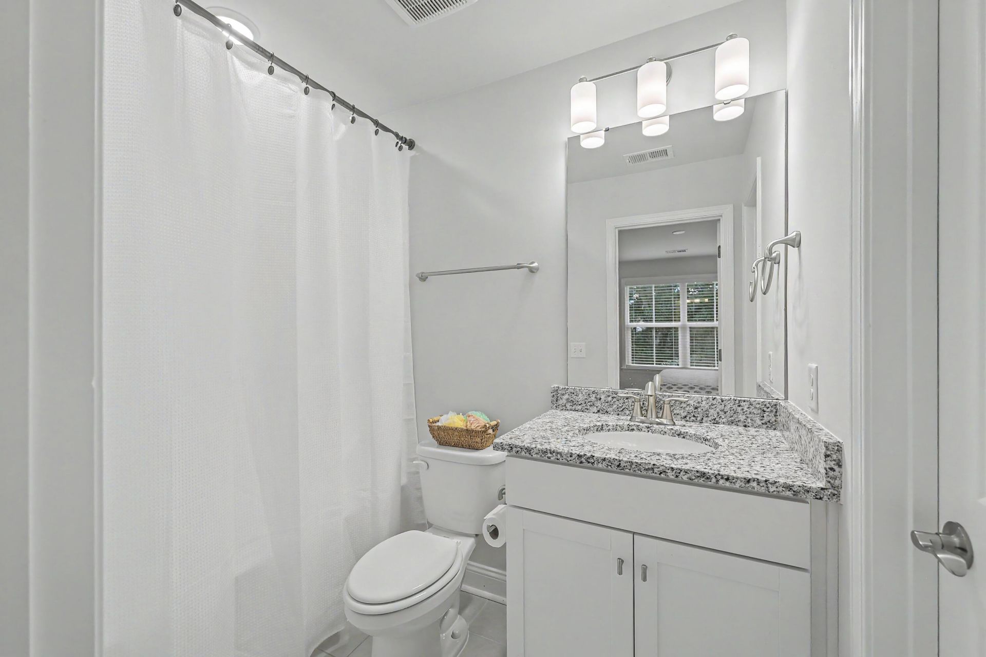 8020 Cheverie Court Photo 37