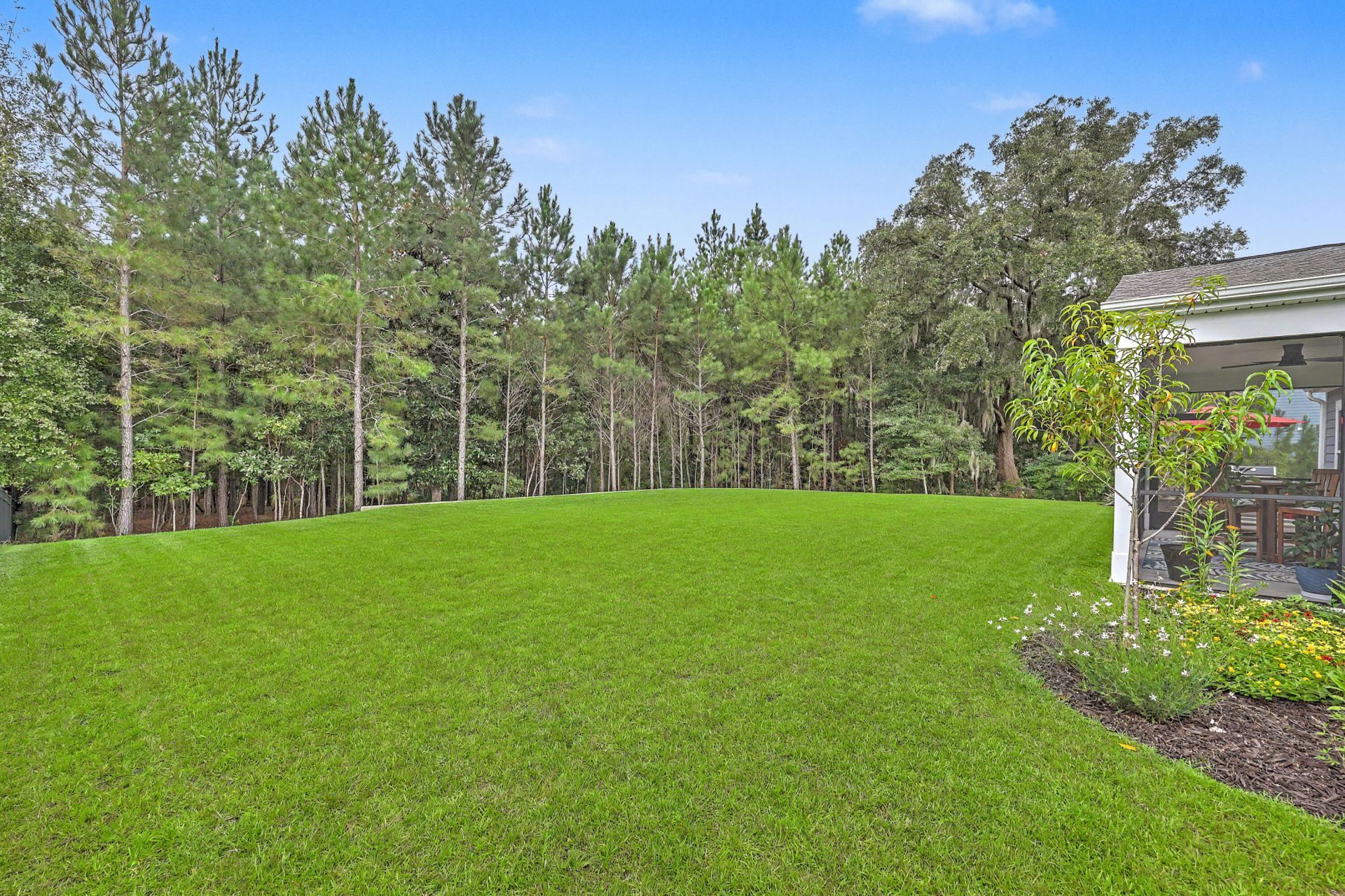 8020 Cheverie Court Photo 47