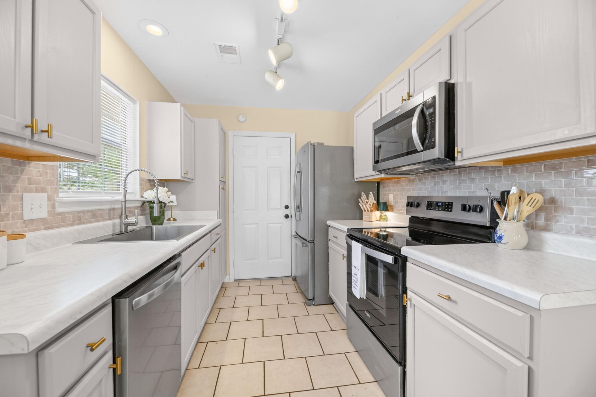 110 Persimmon Circle Photo 13