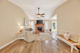 110 Persimmon Circle photo 4