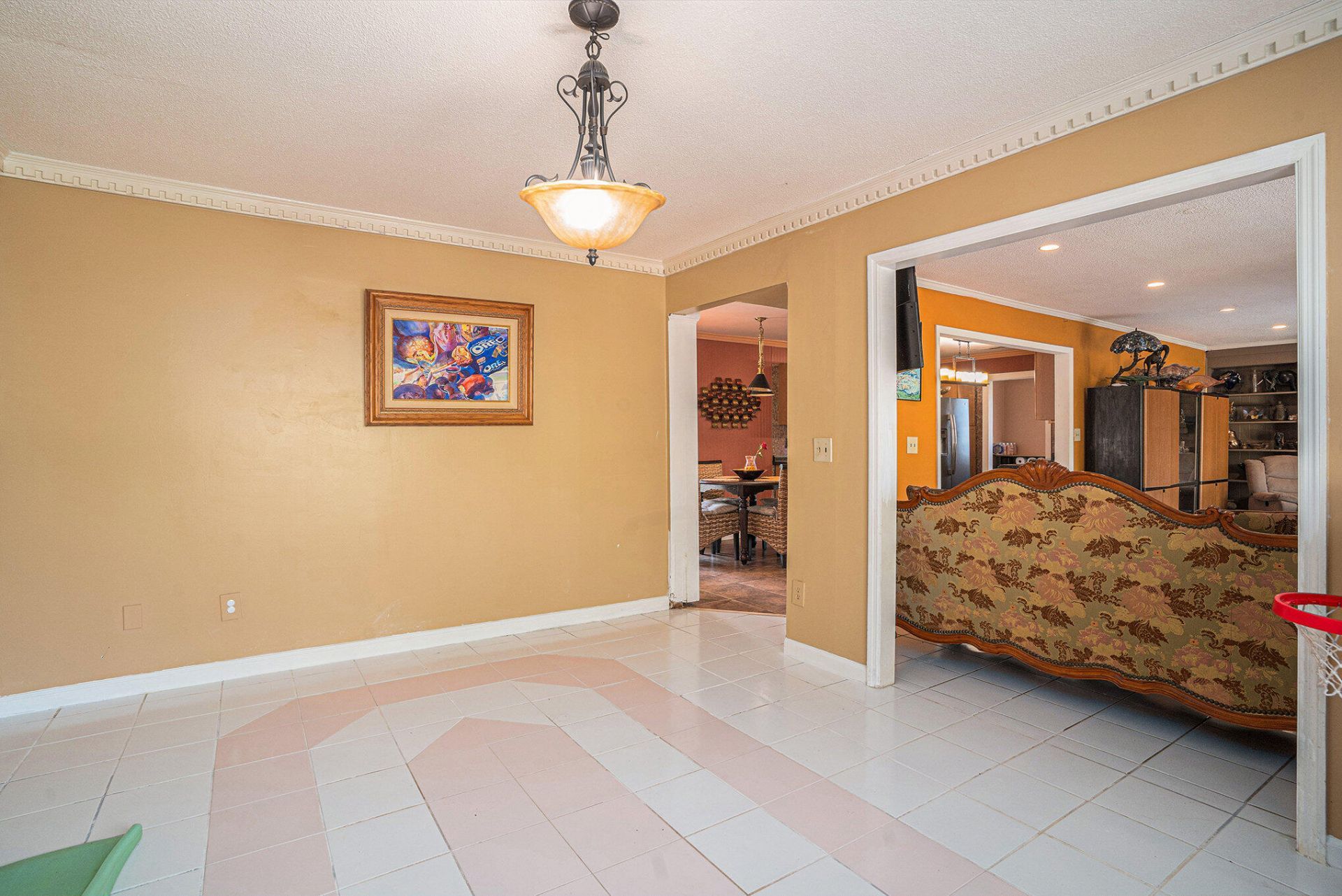 23 S Basilica Avenue Photo 8